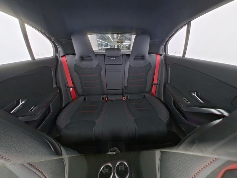 Mercedes-Benz A 35 AMG 2025 г. Чёрный, пробег 17973 км