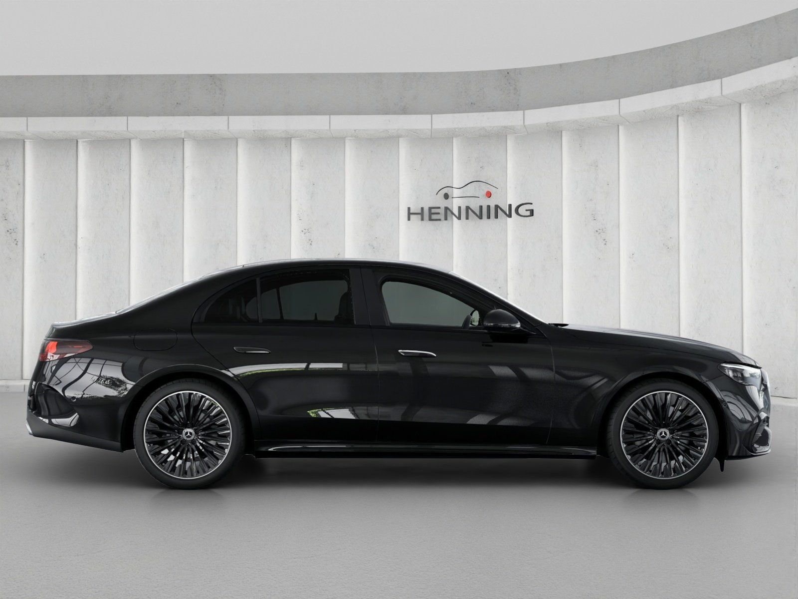 Mercedes-Benz E 200 2025 г. Чёрный, пробег 19491 км