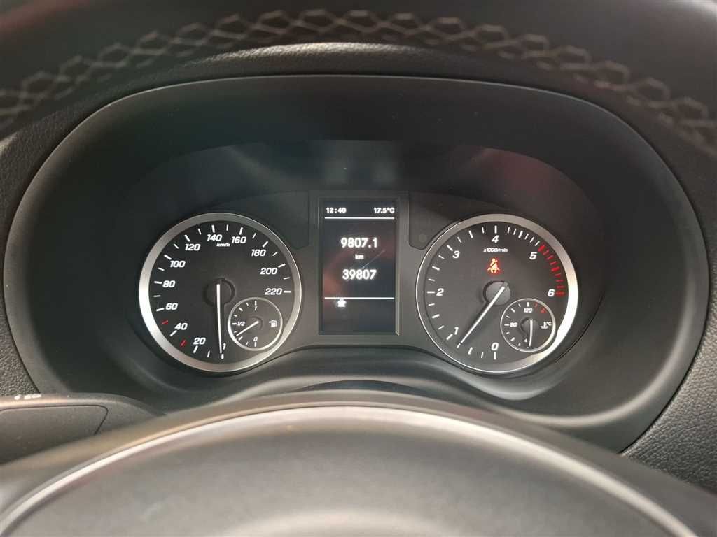 Mercedes-Benz Vito 2023 г. Белый, пробег 39805 км
