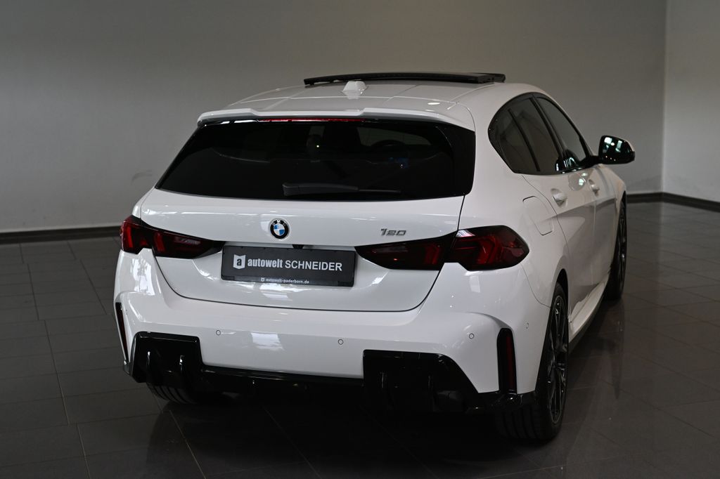 BMW 120 2025 г. Белый, пробег 56822 км