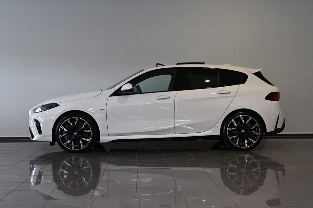 BMW 120 2025 г. Белый, пробег 56822 км