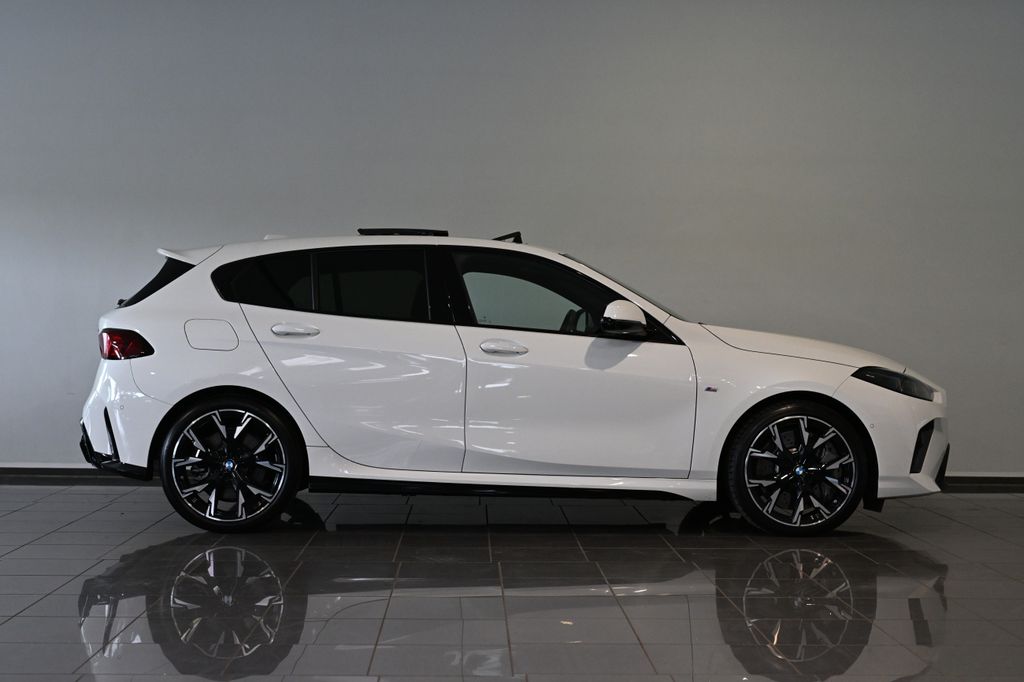 BMW 120 2025 г. Белый, пробег 56822 км