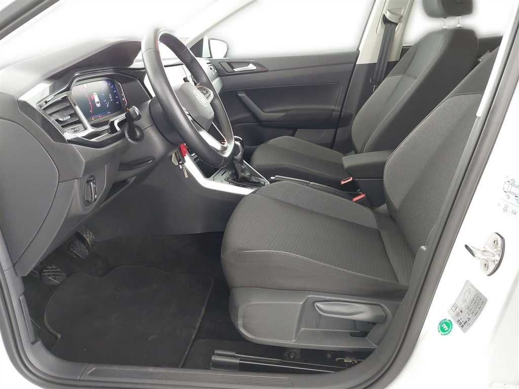 Volkswagen Polo 2024 г. Белый, пробег 51912 км