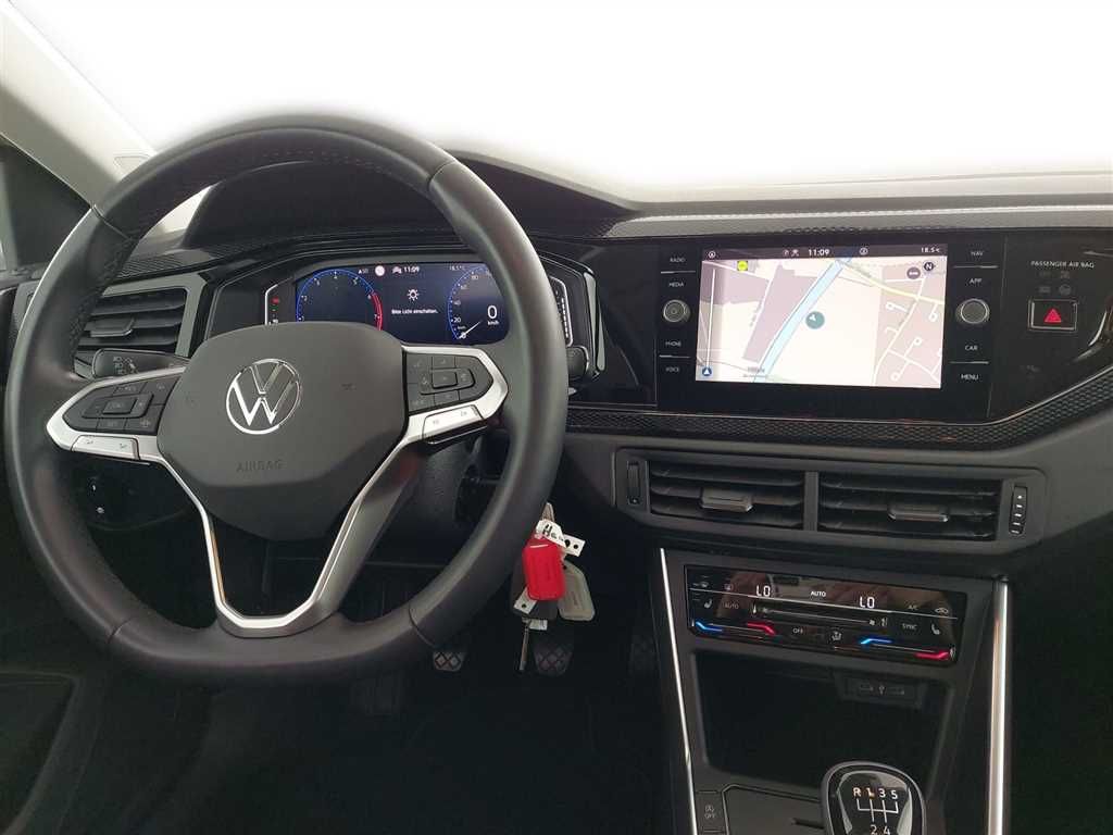 Volkswagen Polo 2024 г. Белый, пробег 51912 км