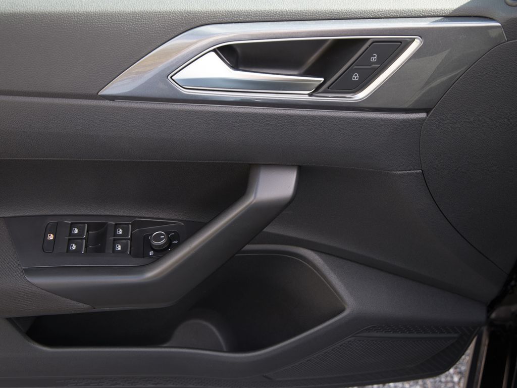 Volkswagen Taigo 2022 г. Чёрный, пробег 49920 км