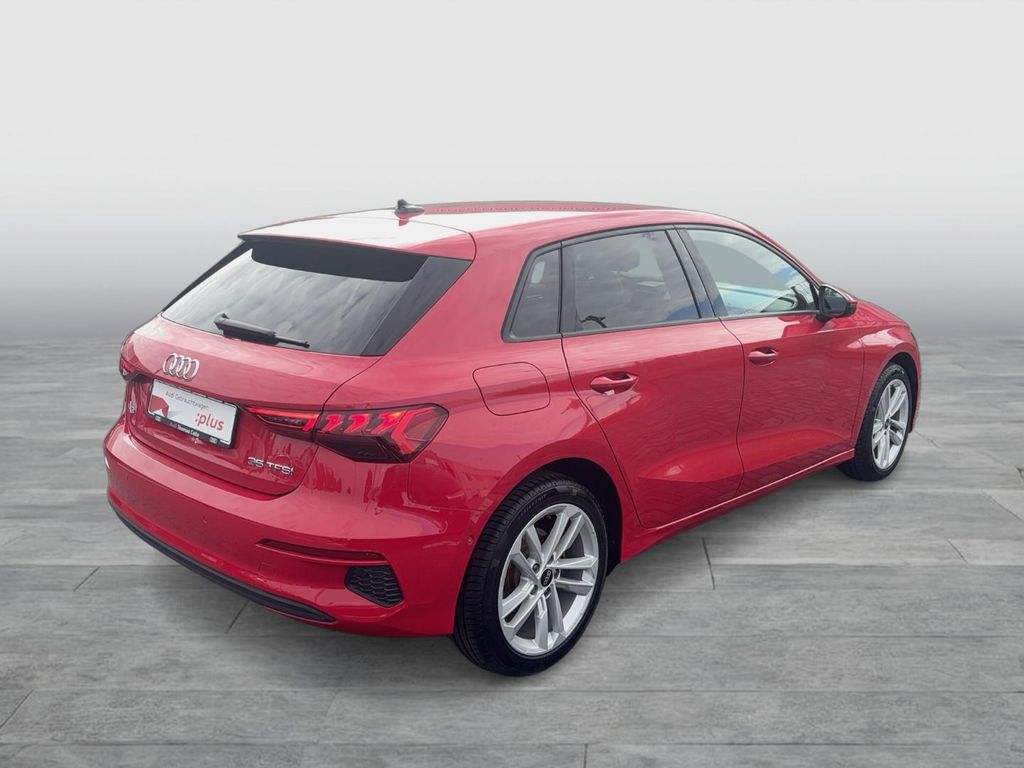 Audi A3 2023 г. Красный, пробег 31975 км