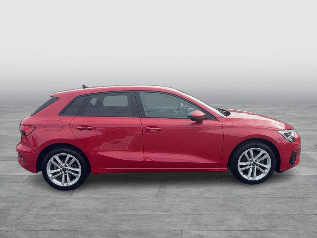 Audi A3 2023 г. Красный, пробег 31975 км
