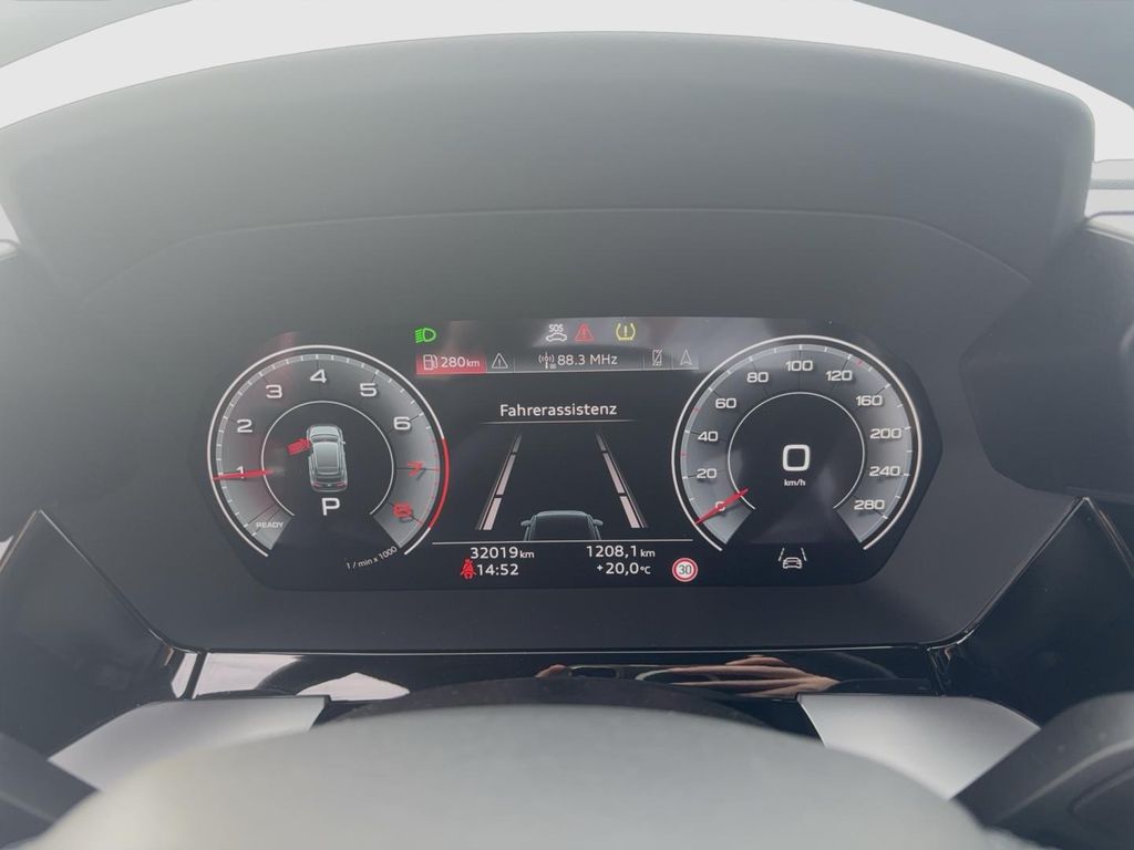 Audi A3 2023 г. Красный, пробег 31975 км