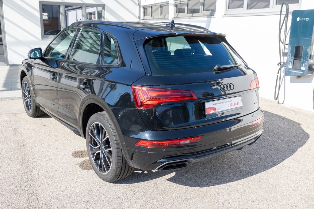 Audi Q5 2023 г. Чёрный, пробег 31560 км