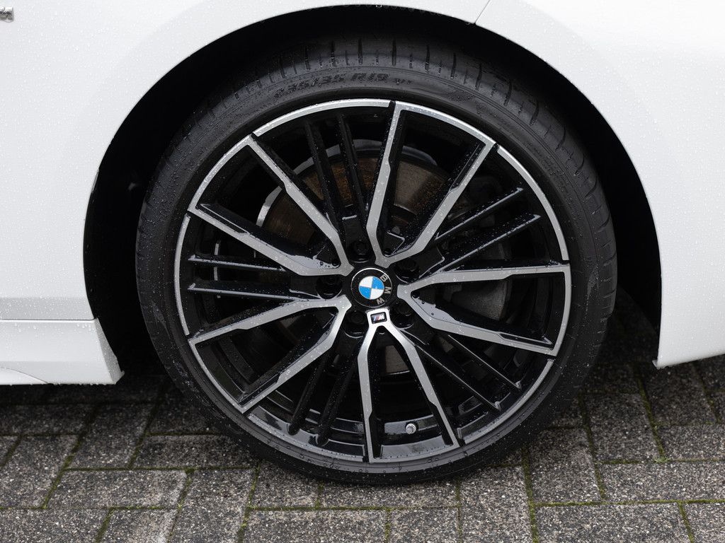BMW 120 2022 г. Белый, пробег 55584 км