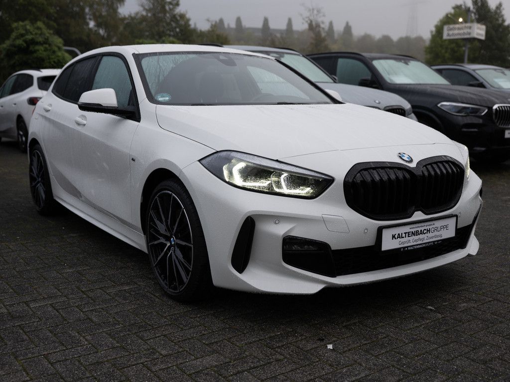 BMW 120 2022 г. Белый, пробег 55584 км