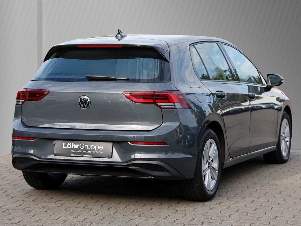 Volkswagen Golf 2024 г. Серый, пробег 42050 км
