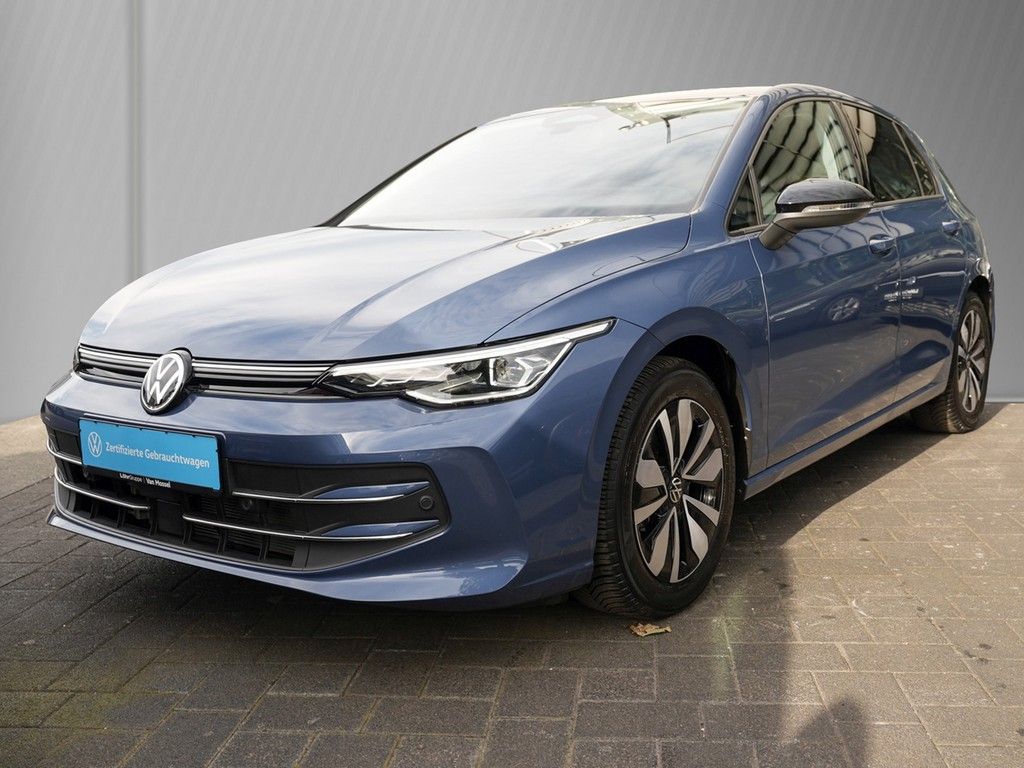 Volkswagen Golf 2025 г. Синий, пробег 22582 км
