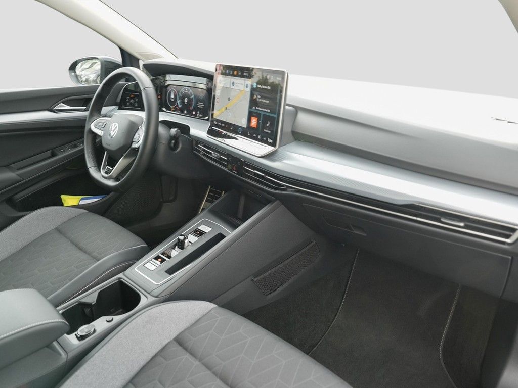 Volkswagen Golf 2025 г. Синий, пробег 22582 км