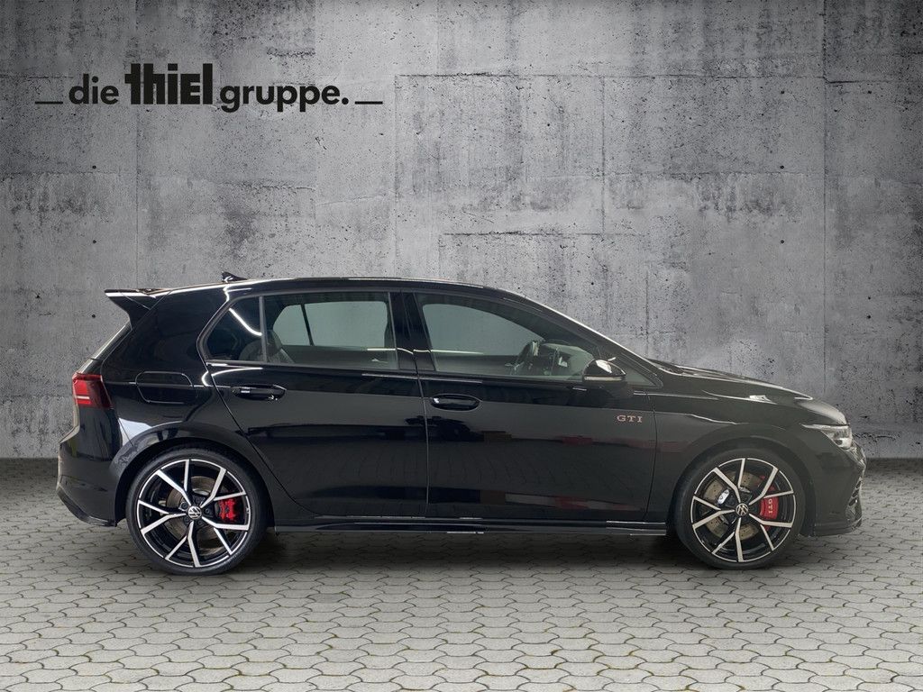 Volkswagen Golf 2025 г. Чёрный, пробег 8780 км