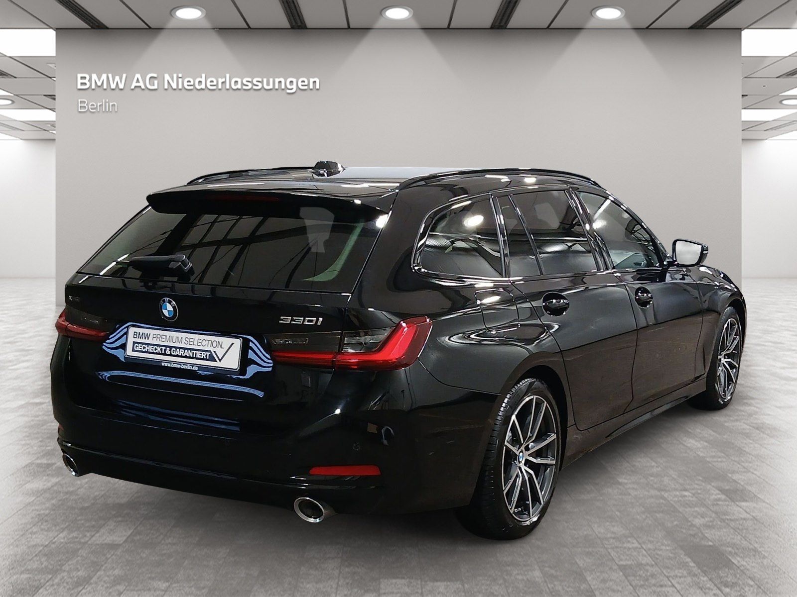 BMW 330 2023 г. Чёрный, пробег 32169 км