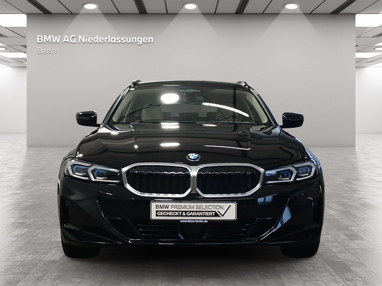 BMW 330 2023 г. Чёрный, пробег 32169 км