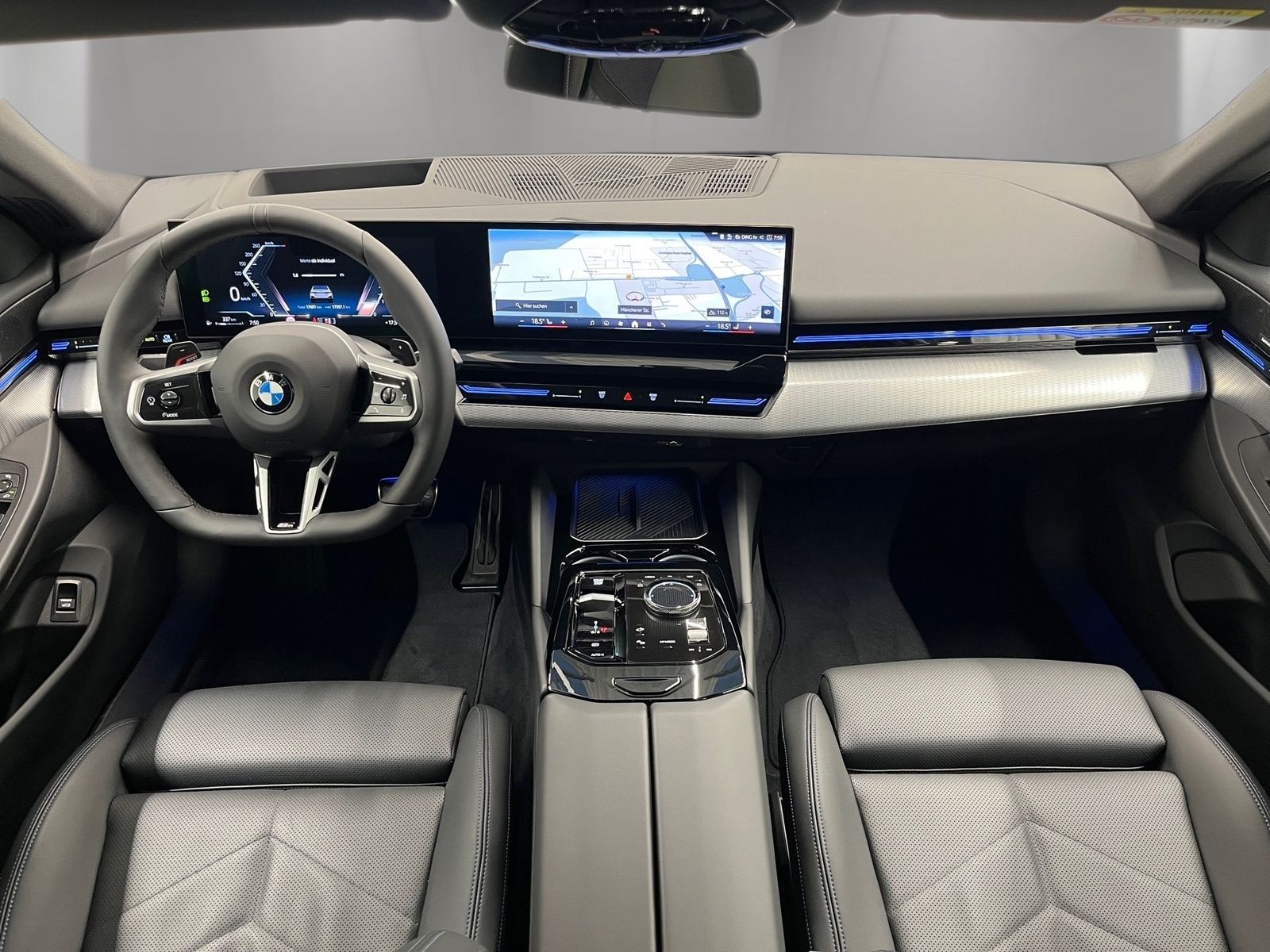 BMW 520 2025 г. Белый, пробег 17400 км