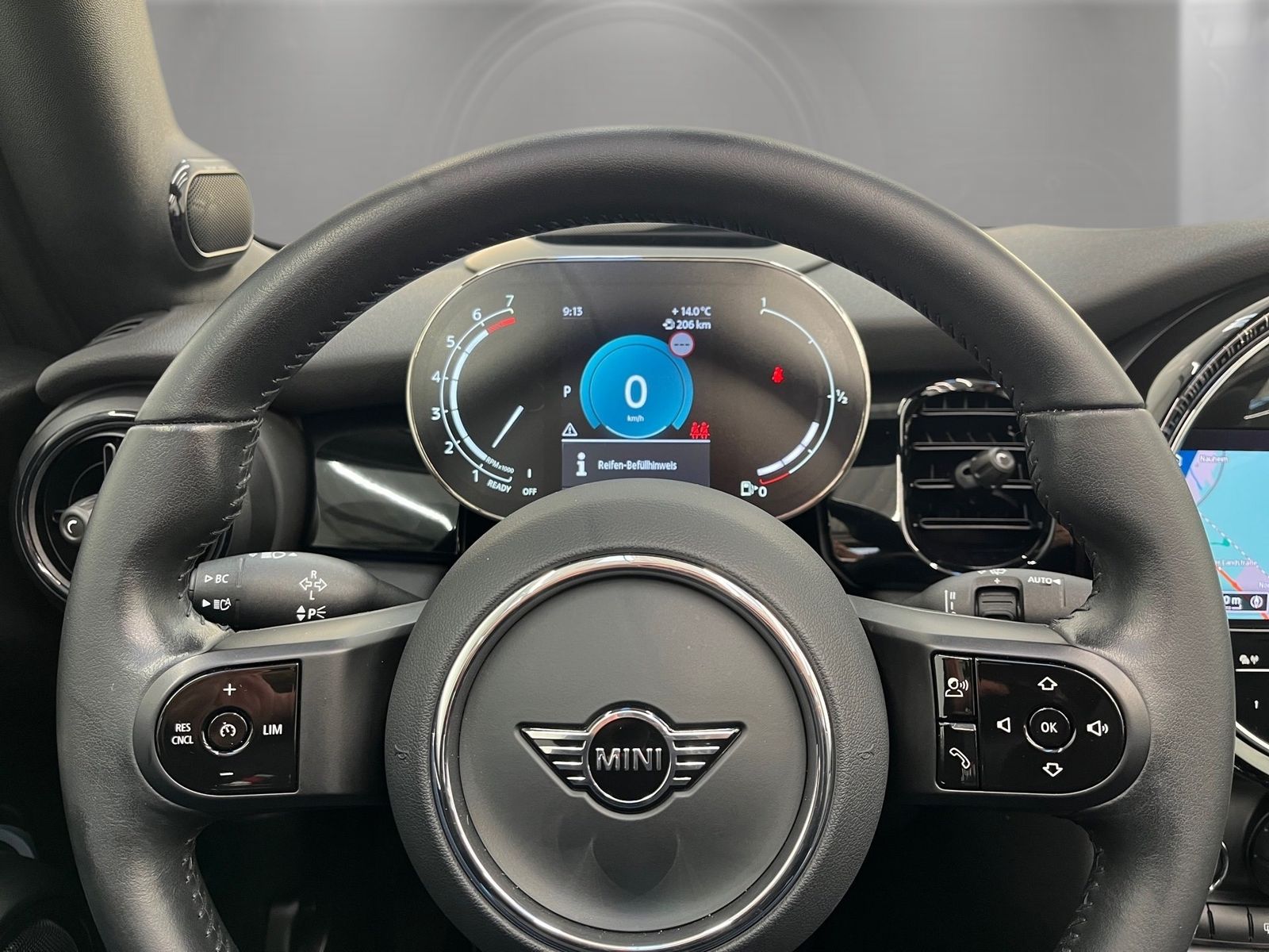 Mini COOPER CABRIO 2023 г. Чёрный, пробег 44179 км