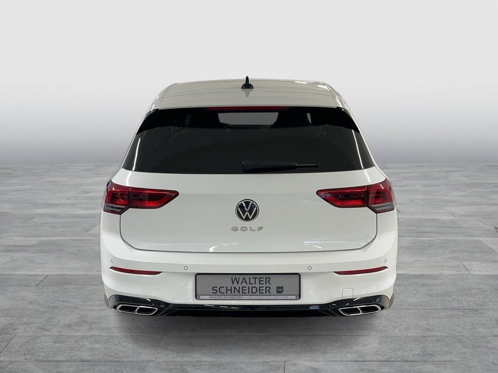 Volkswagen Golf 2023 г. Белый, пробег 34500 км