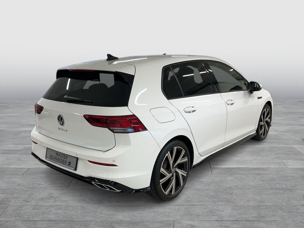 Volkswagen Golf 2023 г. Белый, пробег 34500 км