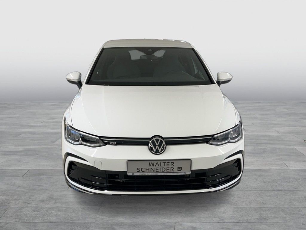 Volkswagen Golf 2023 г. Белый, пробег 34500 км