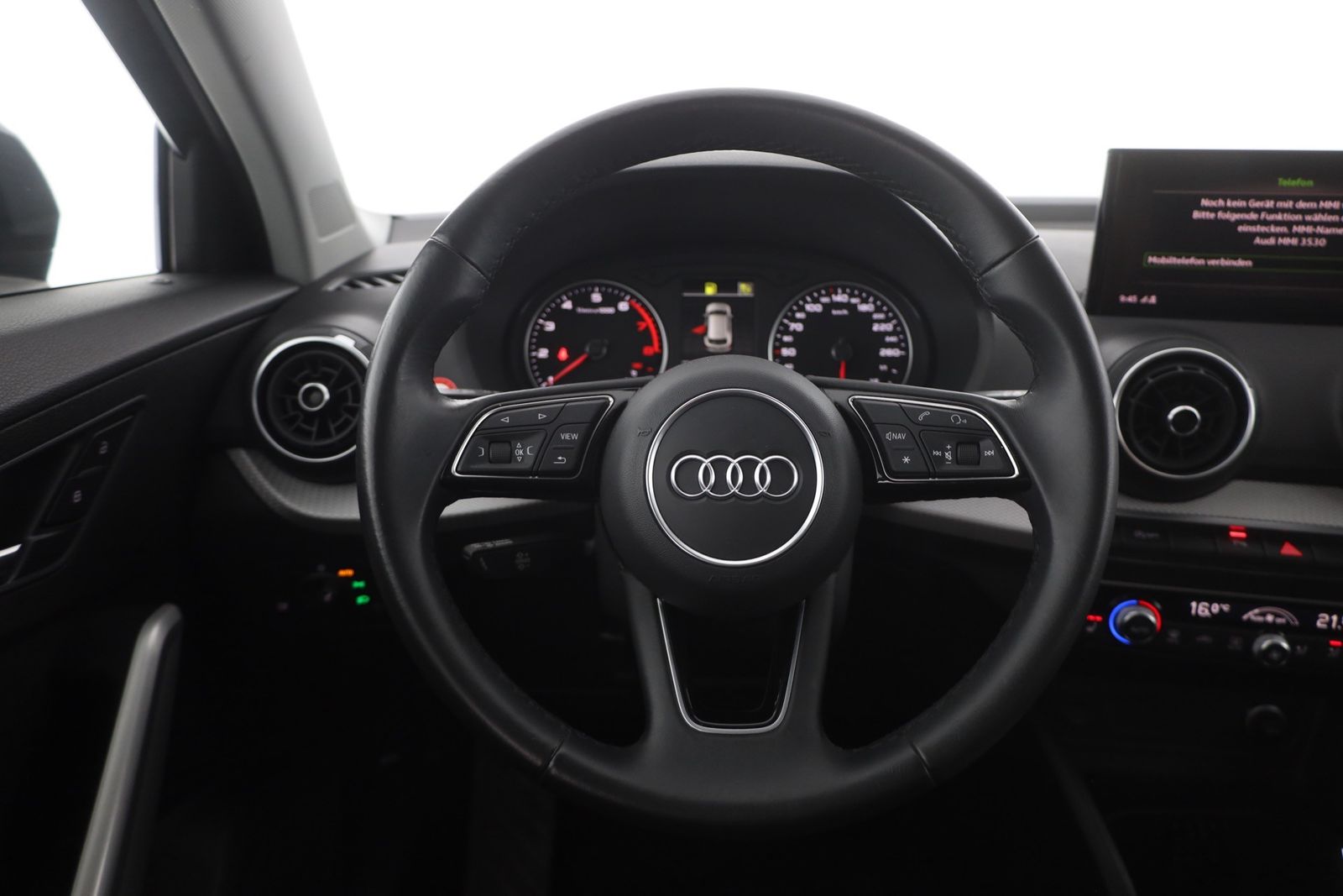 Audi Q2 2023 г. Чёрный, пробег 39057 км