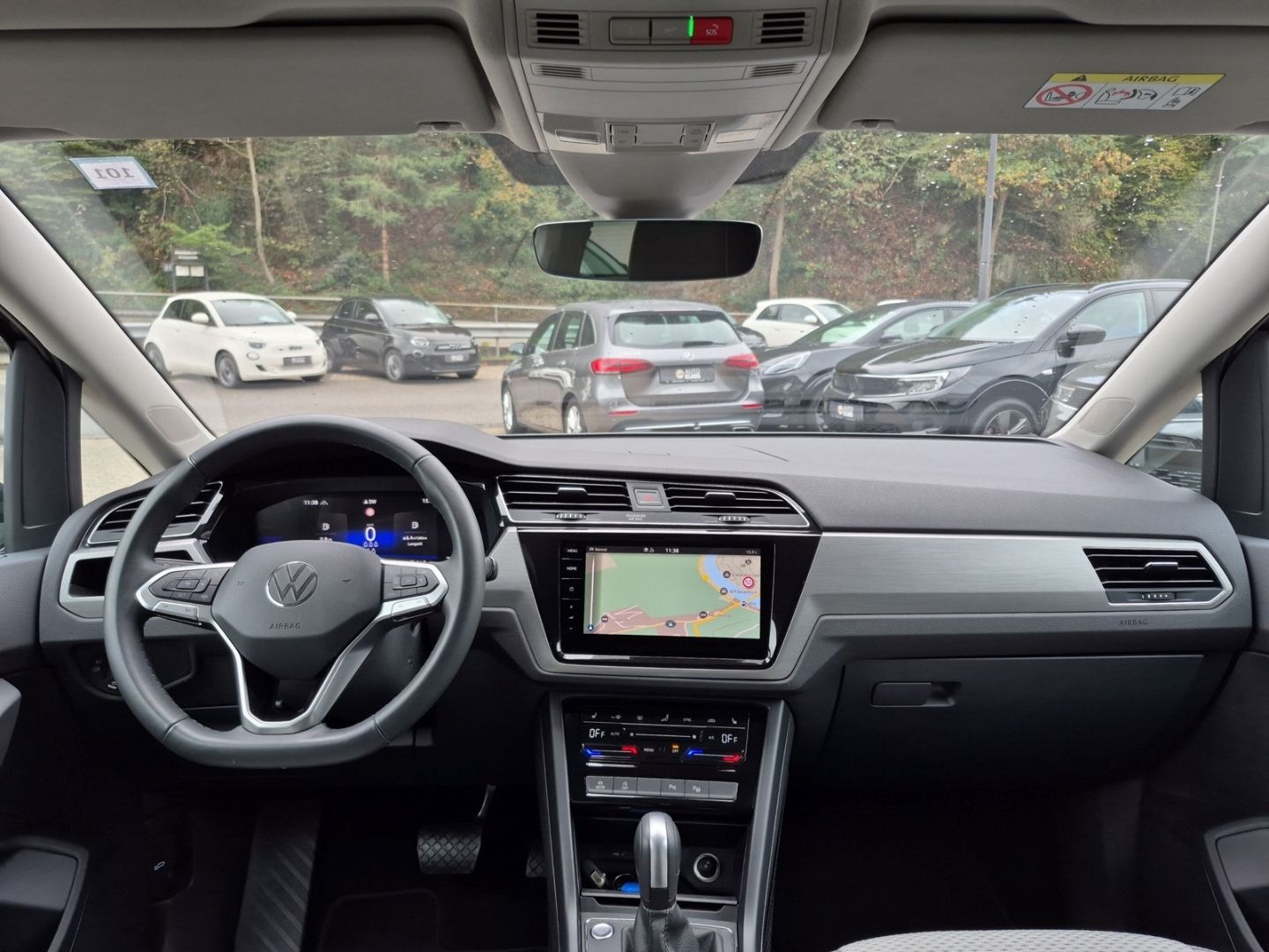 Volkswagen Touran 2025 г. Серый, пробег 26500 км