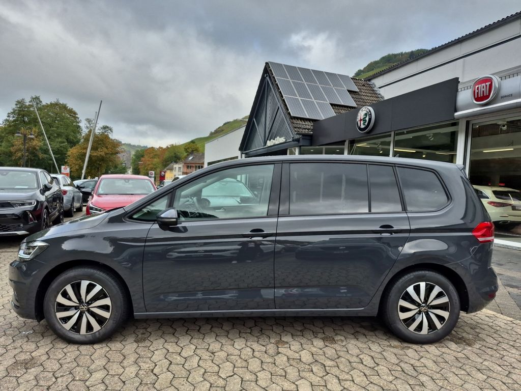 Volkswagen Touran 2025 г. Серый, пробег 26500 км