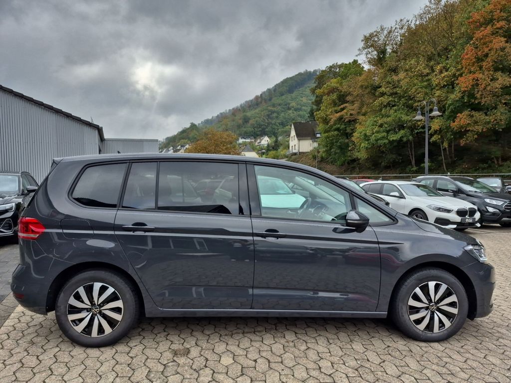 Volkswagen Touran 2025 г. Серый, пробег 26500 км