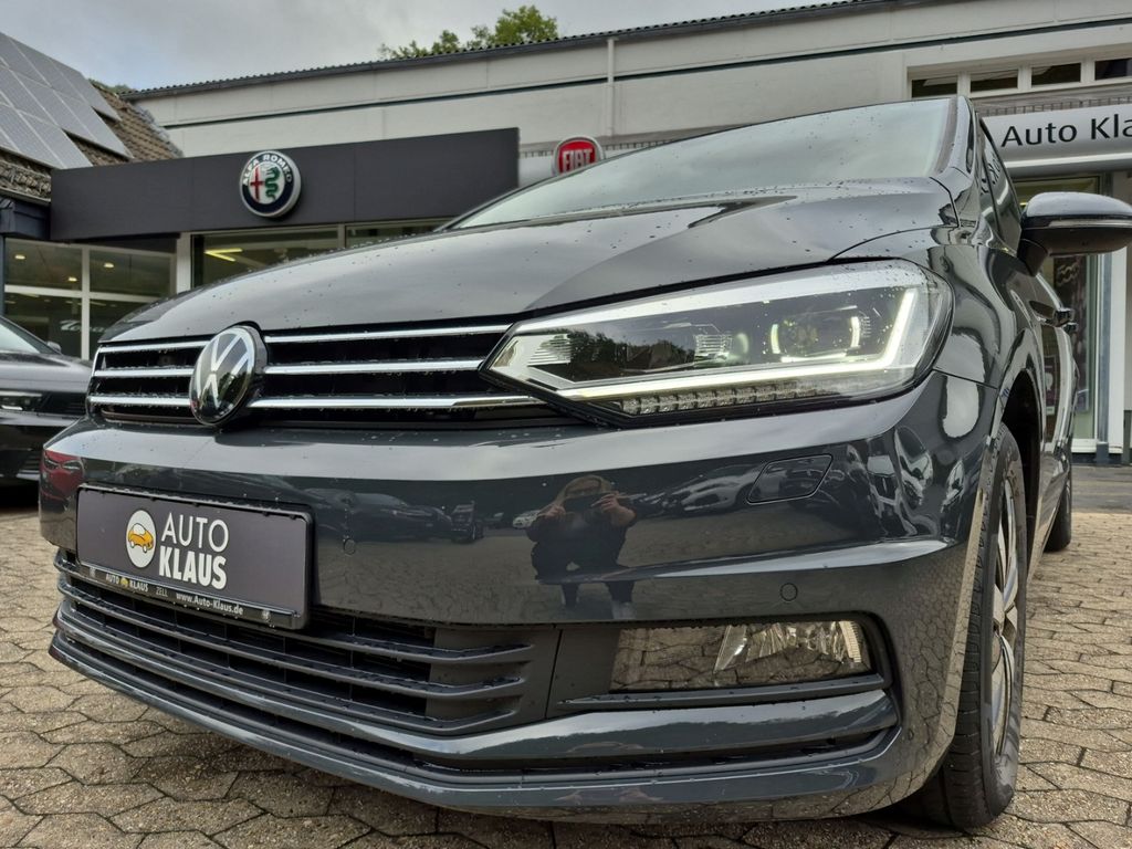 Volkswagen Touran 2025 г. Серый, пробег 26500 км