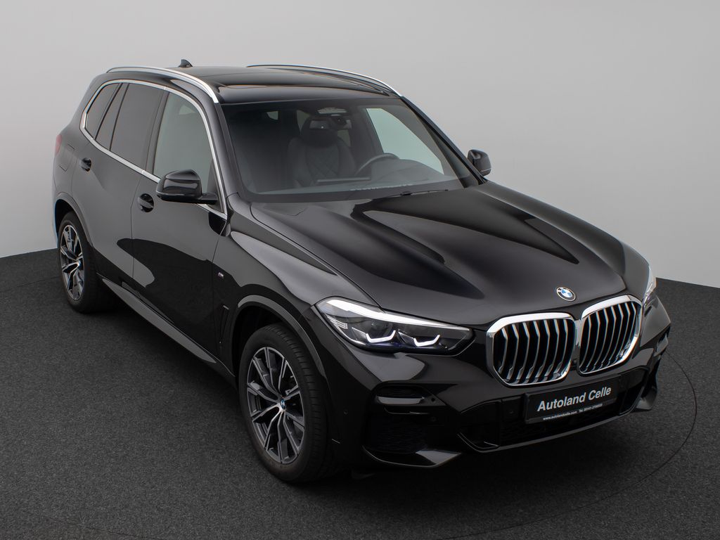 BMW X5 2023 г. Чёрный, пробег 54235 км