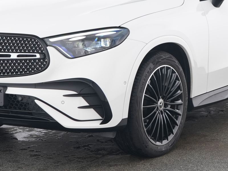 Mercedes-Benz GLC 300 2025 г. Белый, пробег 8105 км