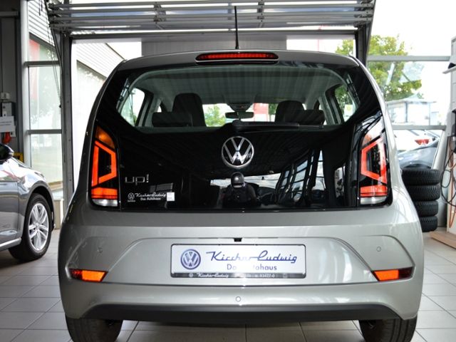 Volkswagen up! 2022 г. Серебристый, пробег 31183 км