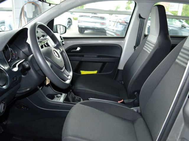 Volkswagen up! 2022 г. Серебристый, пробег 31183 км