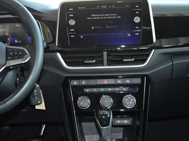 Volkswagen T-Roc 2024 г. Серебристый, пробег 22853 км