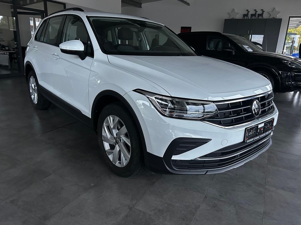 Volkswagen Tiguan 2022 г. Белый, пробег 46000 км