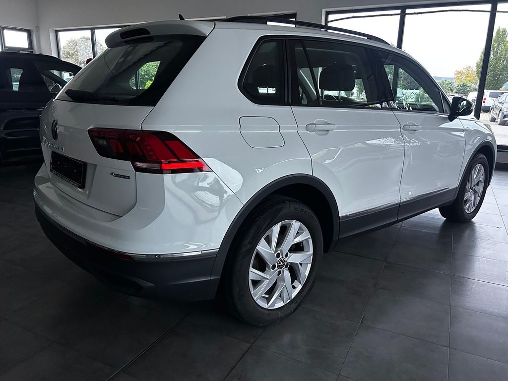 Volkswagen Tiguan 2022 г. Белый, пробег 46000 км