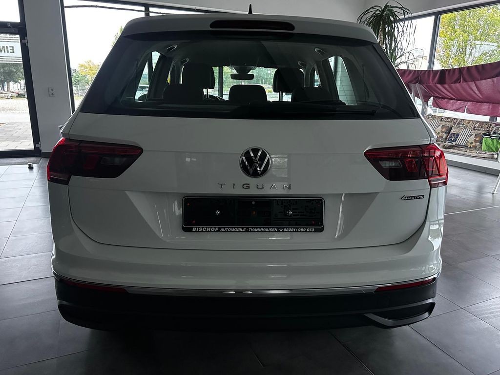 Volkswagen Tiguan 2022 г. Белый, пробег 46000 км
