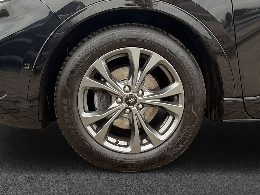 Ford Kuga 2023 г. Чёрный, пробег 59478 км