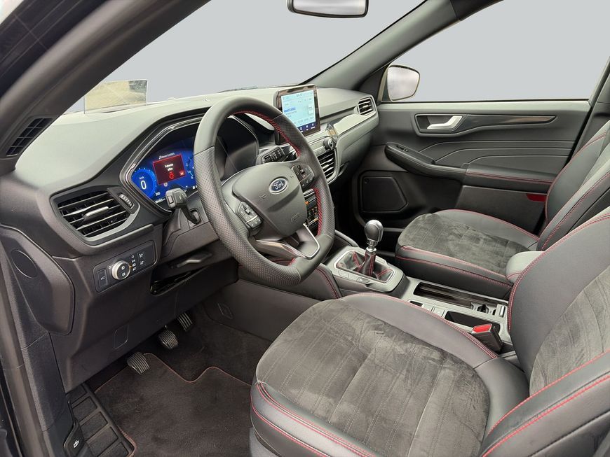 Ford Kuga 2023 г. Чёрный, пробег 59478 км