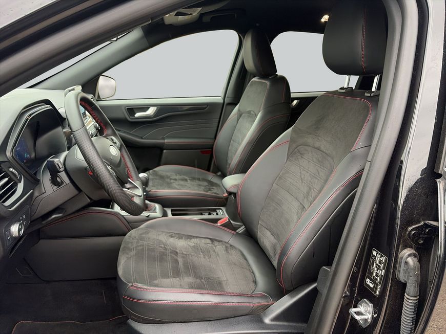 Ford Kuga 2023 г. Чёрный, пробег 59478 км