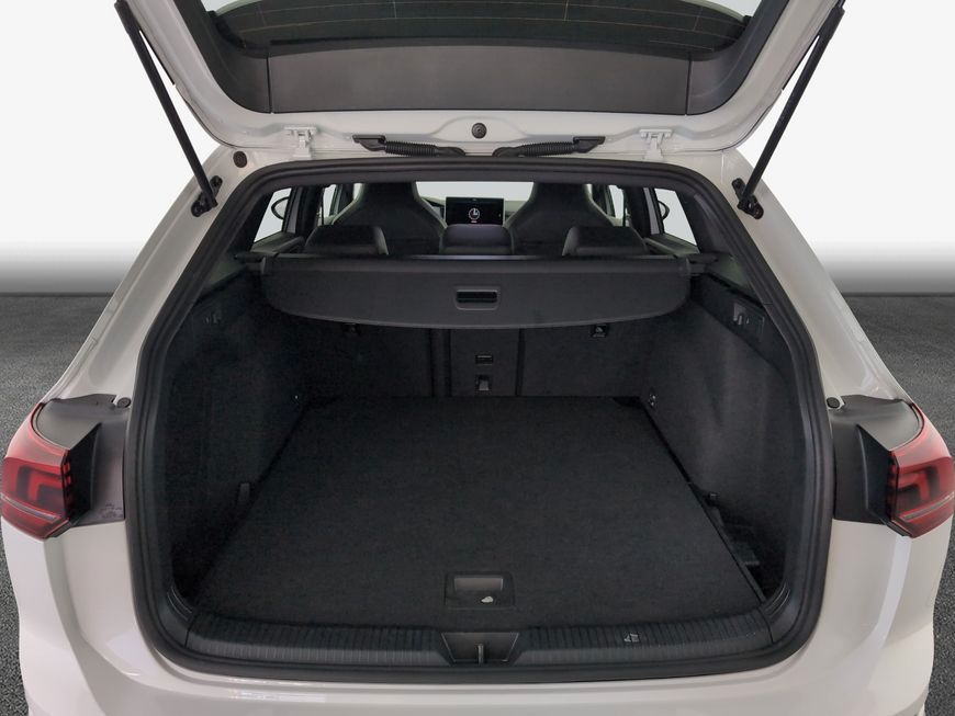 Volkswagen Golf 2025 г. Белый, пробег 30404 км