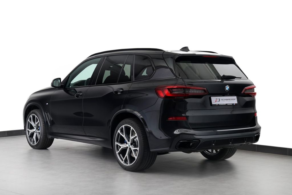 BMW X5 2022 г. Чёрный, пробег 52700 км