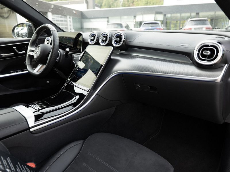Mercedes-Benz C 300 2025 г. Чёрный, пробег 32830 км