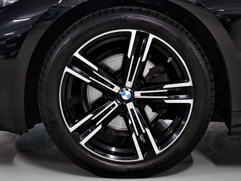 BMW 320 2025 г. Чёрный, пробег 39560 км
