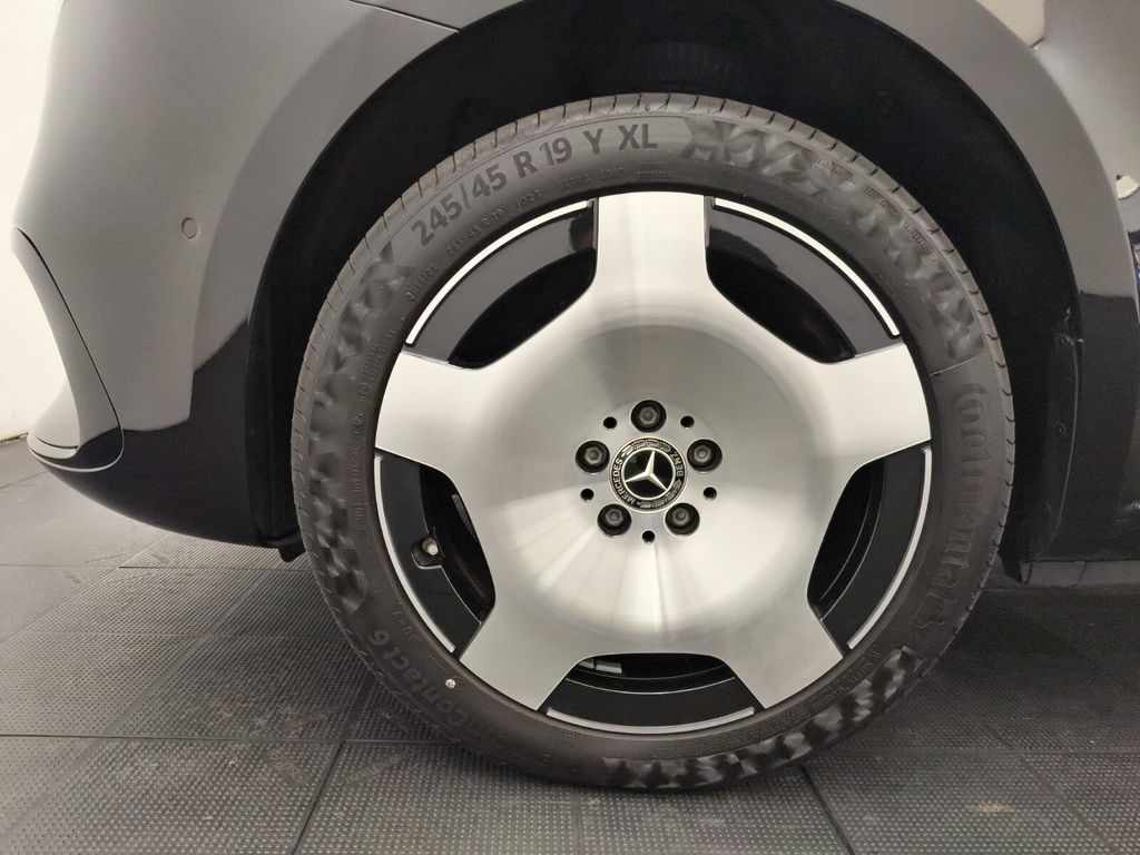 Mercedes-Benz V 300 2025 г. Чёрный, пробег 22210 км