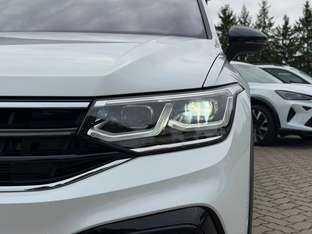 Volkswagen Tiguan 2024 г. Белый, пробег 36402 км