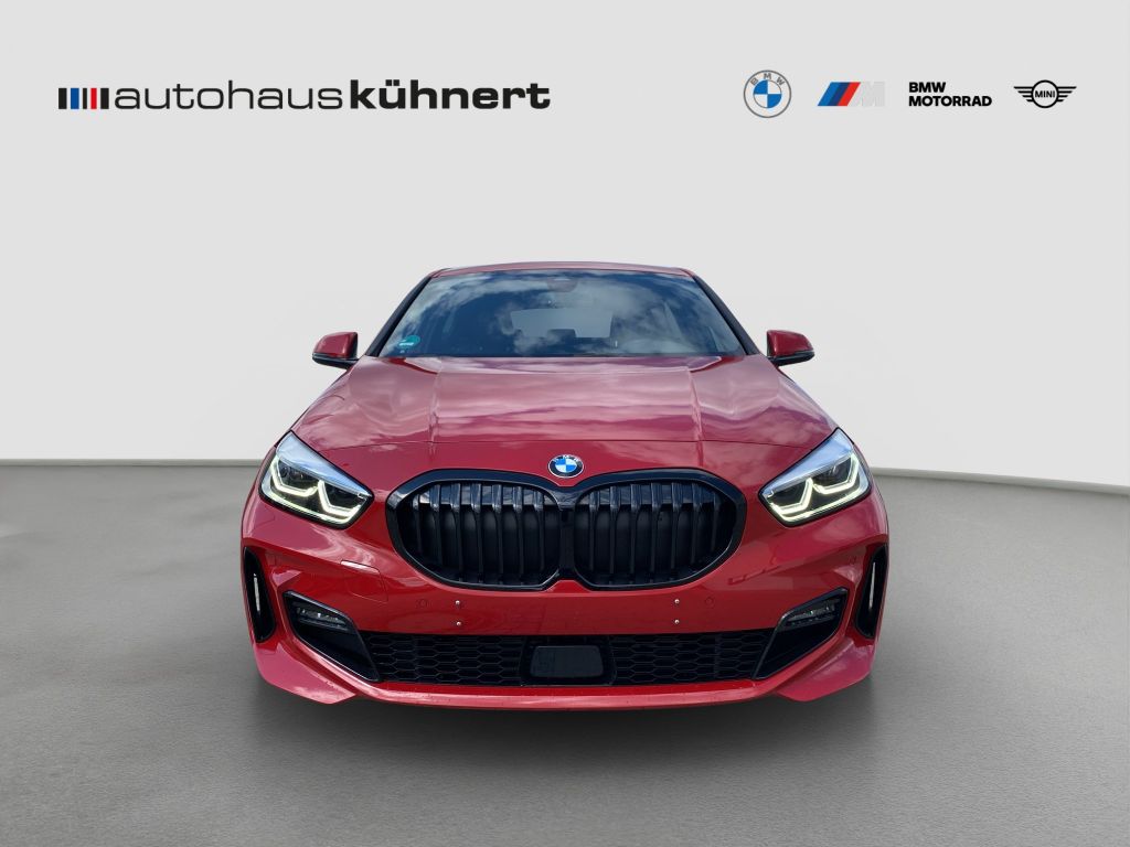 BMW 118 2022 г. Красный, пробег 41932 км