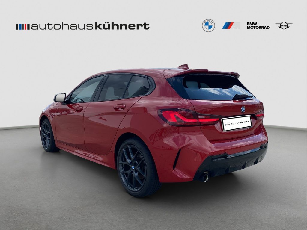 BMW 118 2022 г. Красный, пробег 41932 км